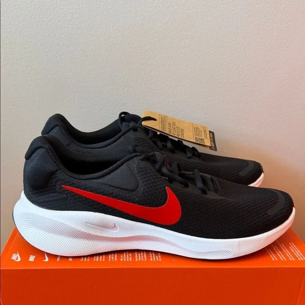 Nike Revolution 7 Black University Red FB2207-003 Men’s Size 10.5